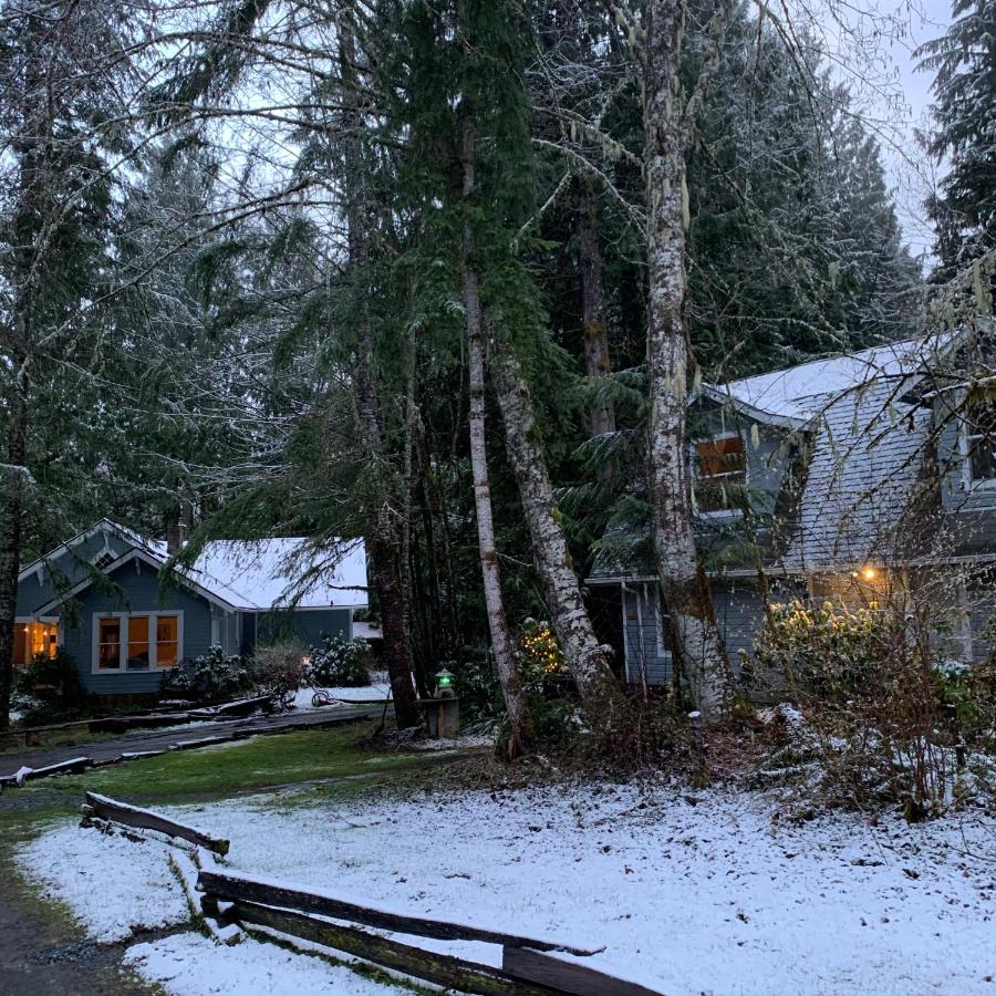 | Mountain Meadows Inn