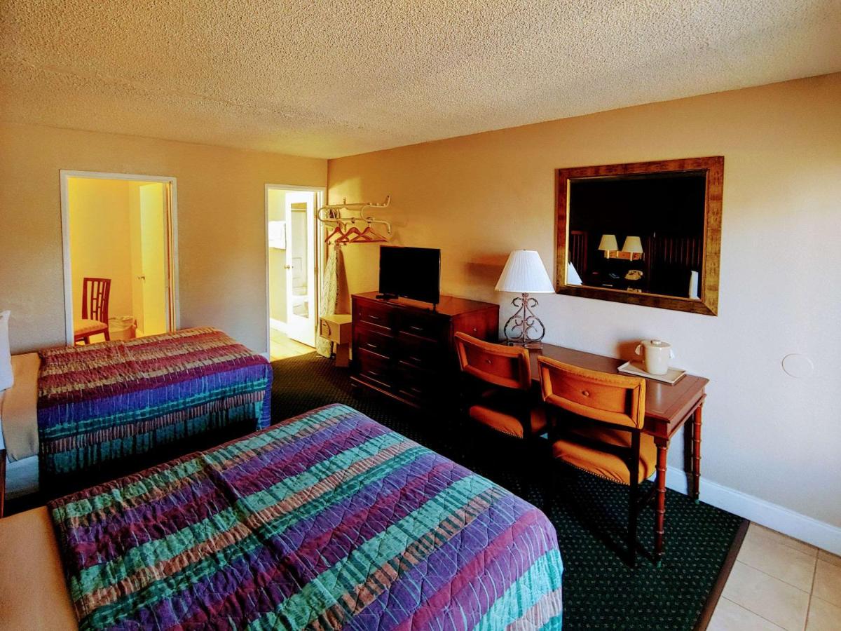 | Main Gate Kissimmee Formally Road Way Inn