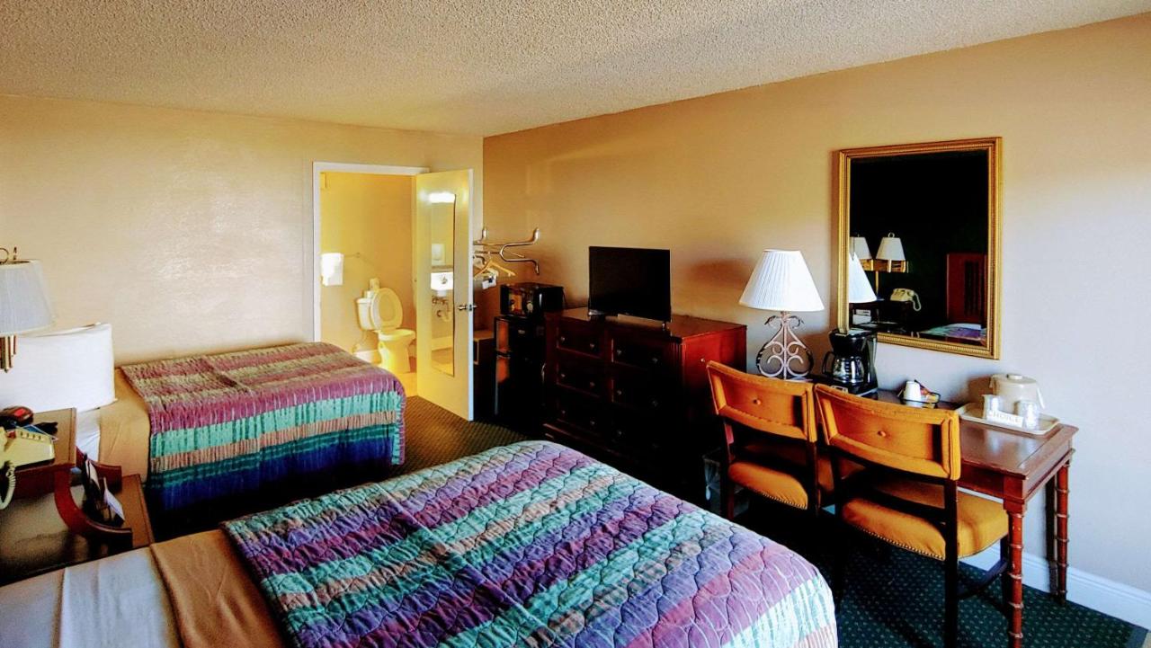 | Main Gate Kissimmee Formally Road Way Inn