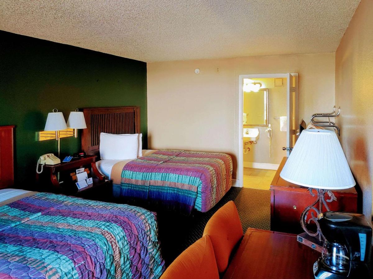 | Main Gate Kissimmee Formally Road Way Inn