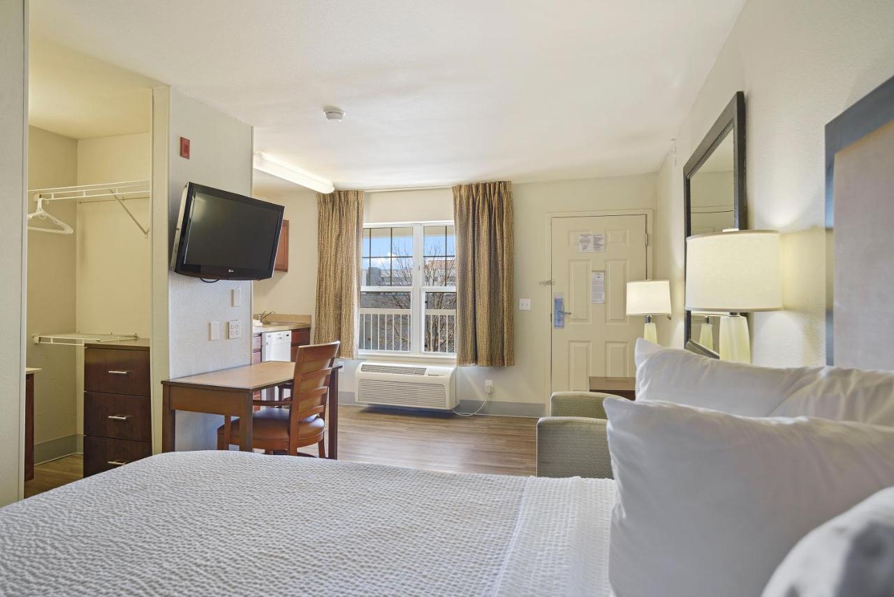 Queen Studio - Non-Smoking at Extended Stay America Suites Kansas City Lenexa 87th St