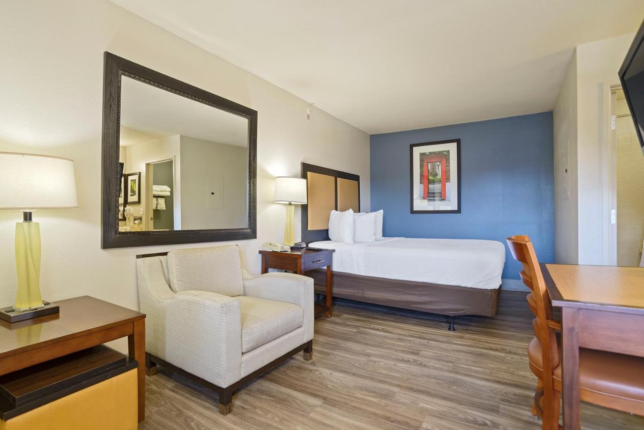 Queen Studio - Non-Smoking at Extended Stay America Suites Kansas City Lenexa 87th St