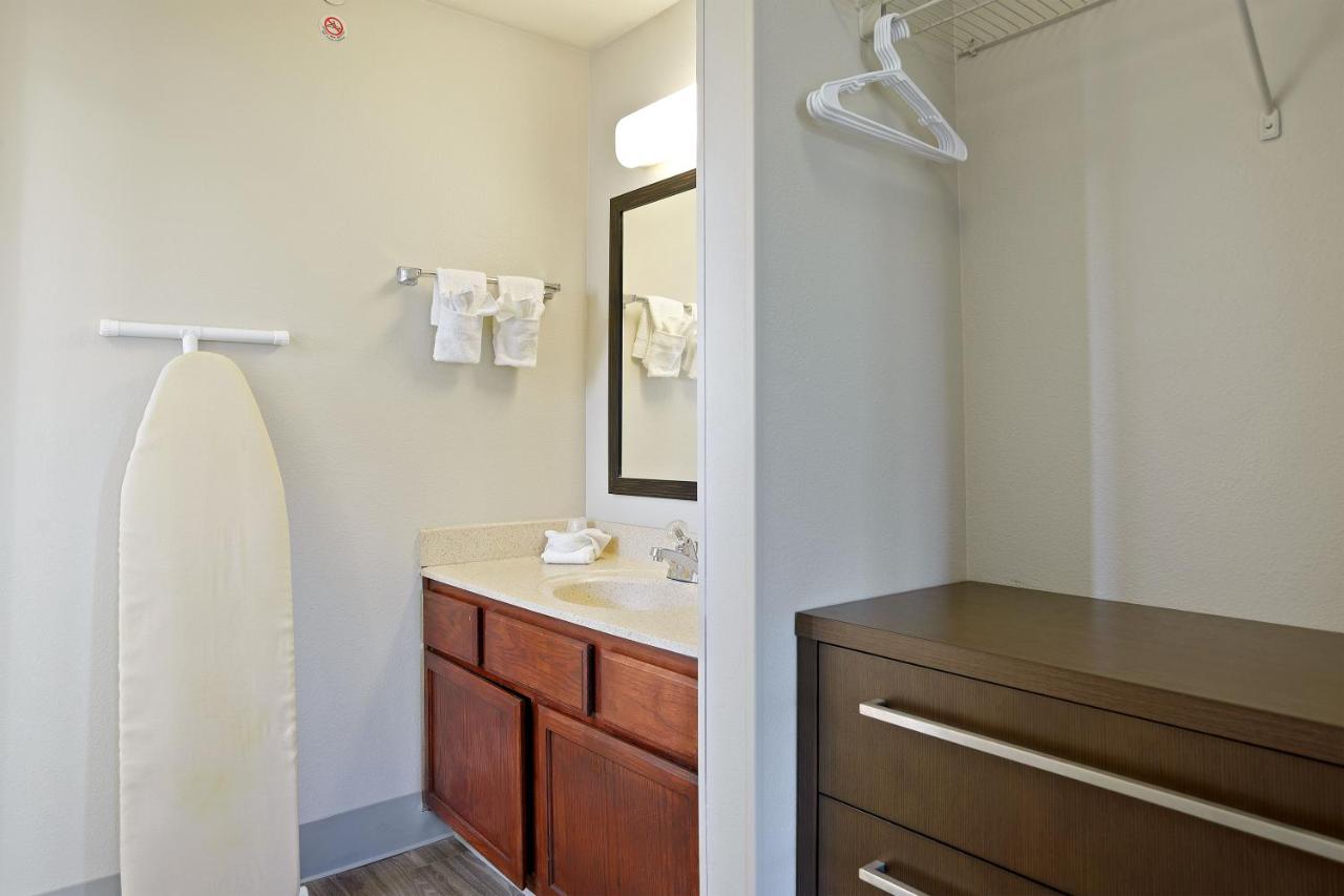 Studio with 2 Queen Beds - Non-Smoking at Extended Stay America Suites Kansas City Lenexa 87th St