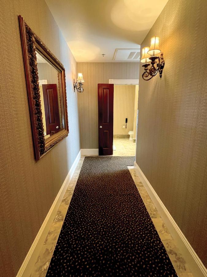 | Celebrity Hotel