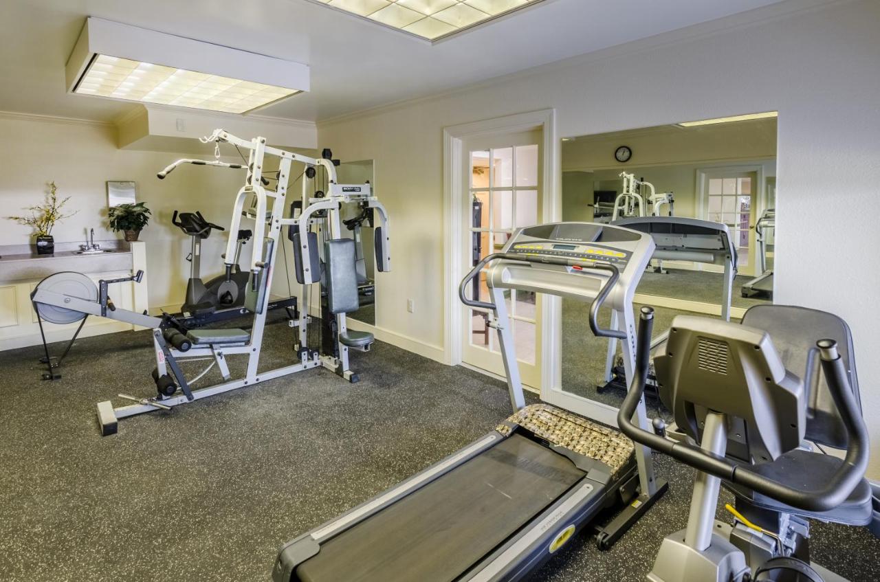 King Room - Accessible/Non-Smoking at Quality Inn Tanglewood