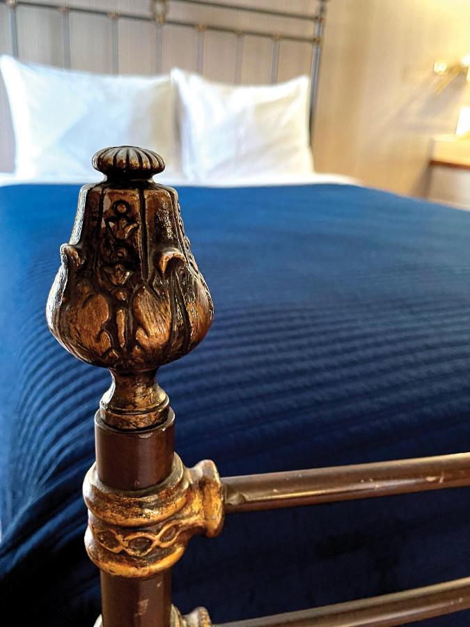 | Celebrity Hotel
