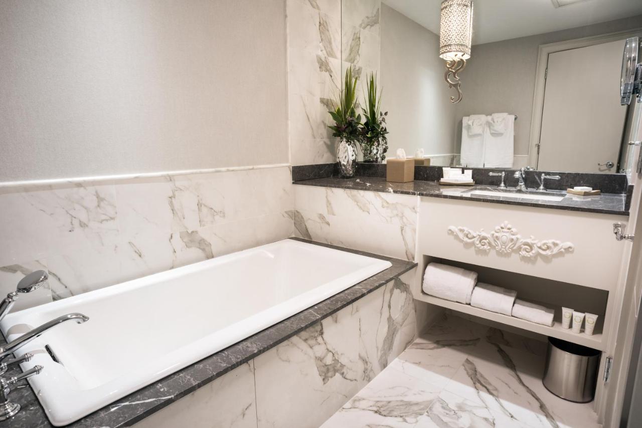 Executive Queen Suite at The Ivey's Hotel
