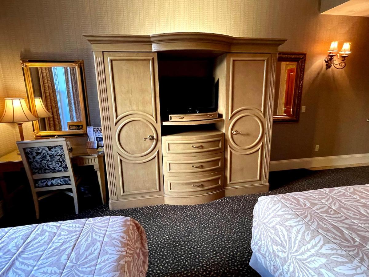 | Celebrity Hotel
