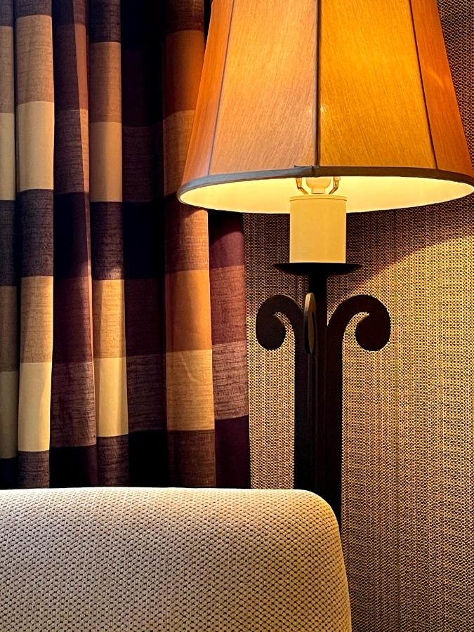 | Celebrity Hotel