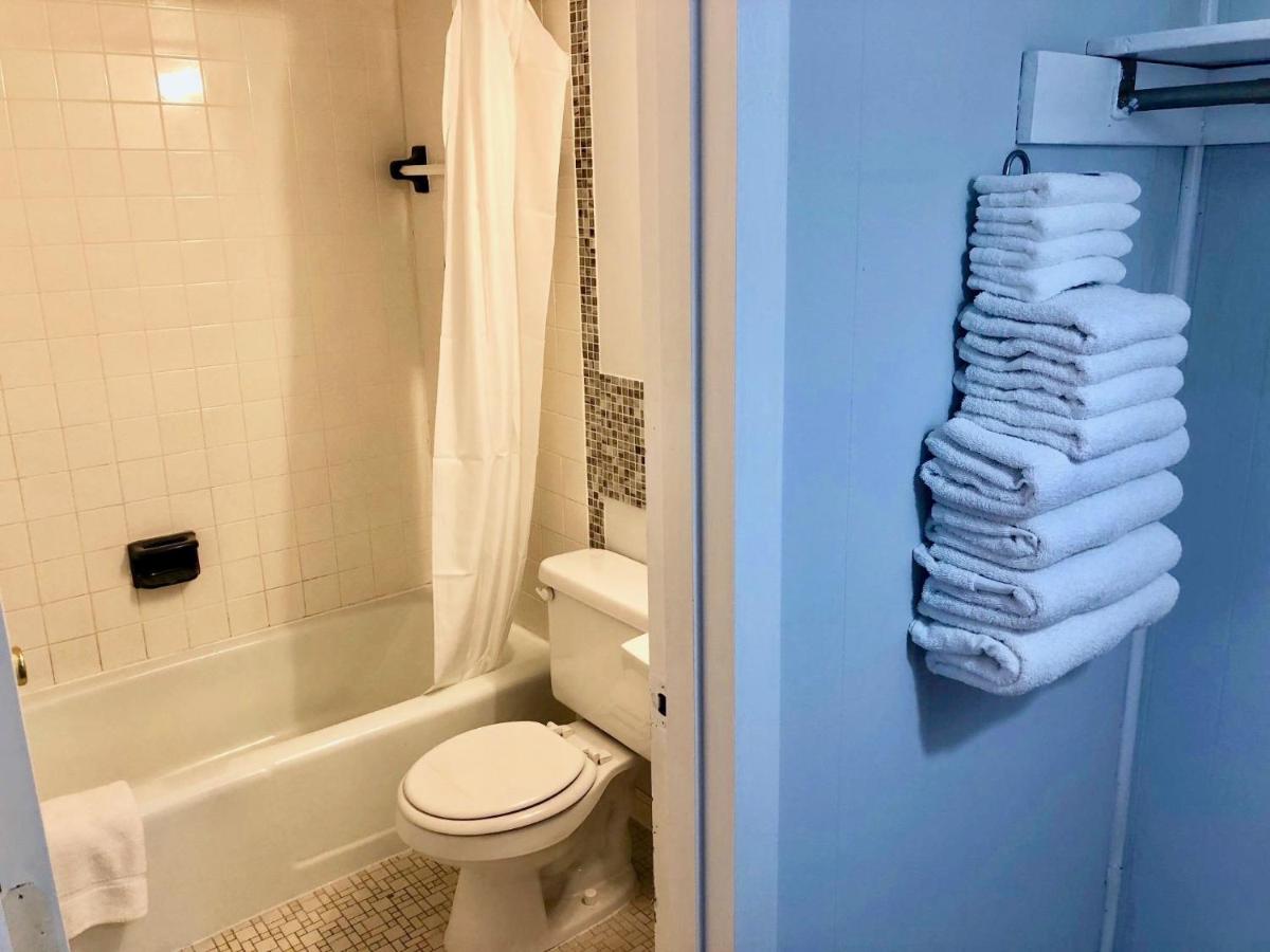 Double Room with Two Double Bed at Rideau Oceanfront Motel