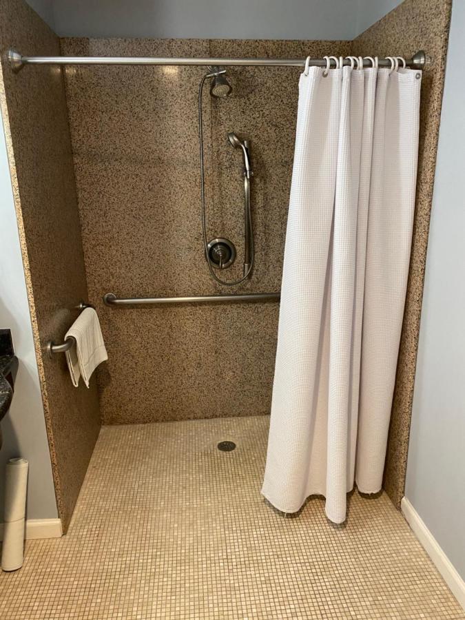 King Room - Accessible/Non-Smoking at Villa Montes Hotel