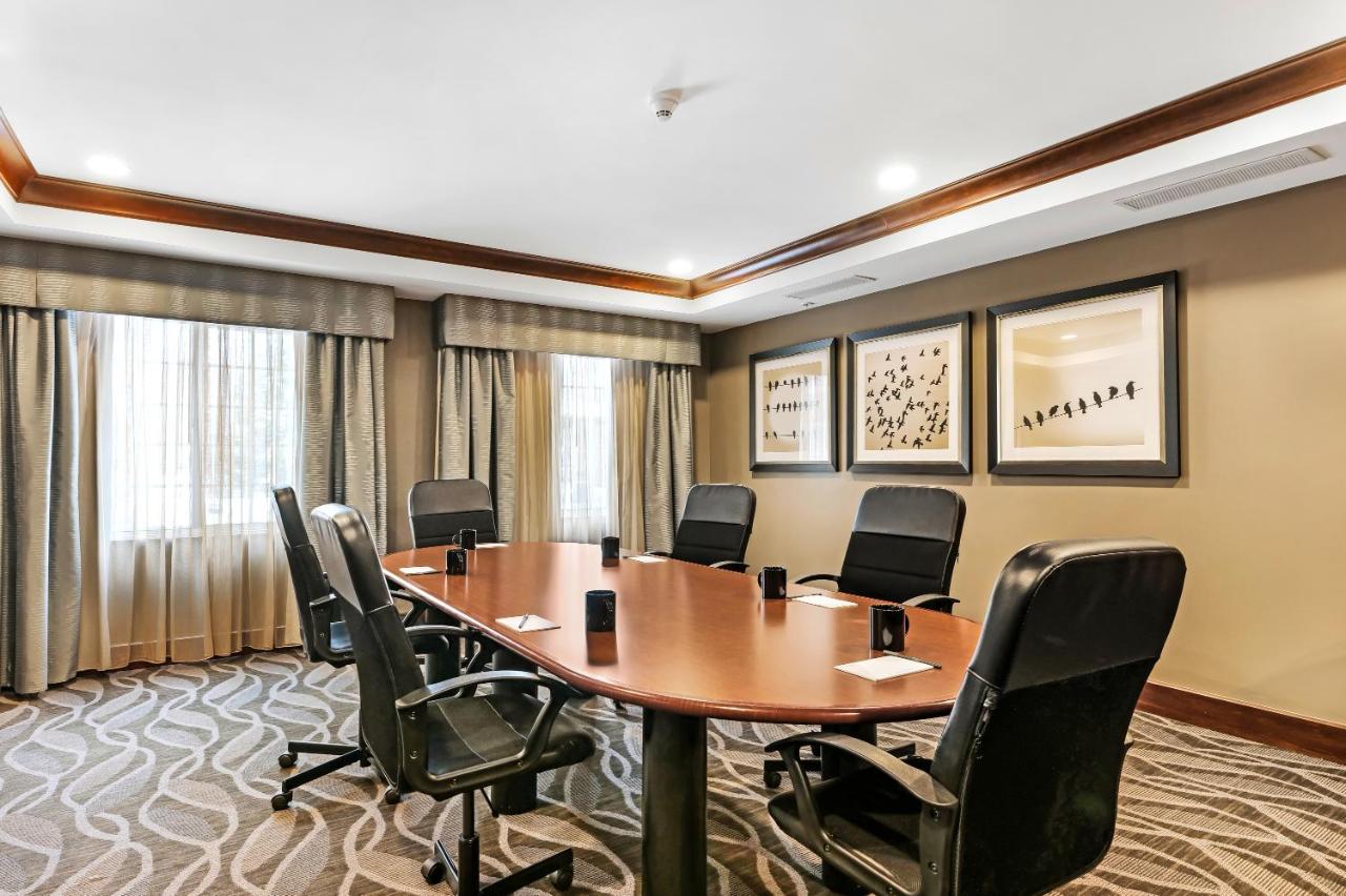 | Staybridge Suites-Philadelphia/Mount Laurel, an IHG Hotel