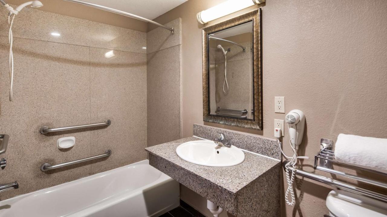 | Best Western Dayton Inn & Suites
