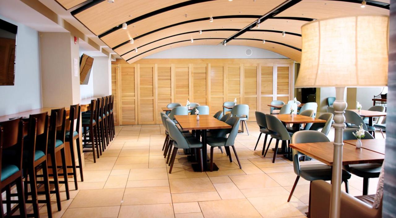  | Crowne Plaza Charleston, an IHG Hotel