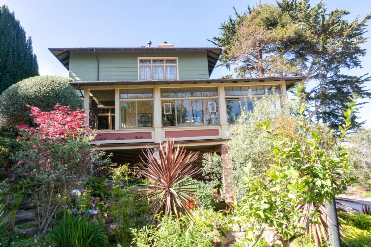 | The Jabberwock Bed & Breakfast