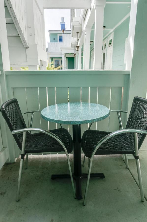 | Pacific Blue Inn