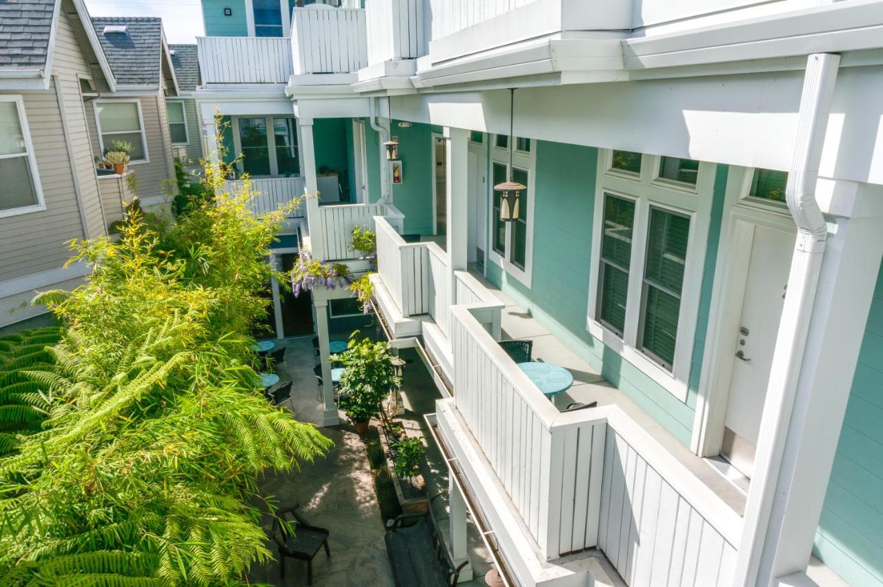 | Pacific Blue Inn