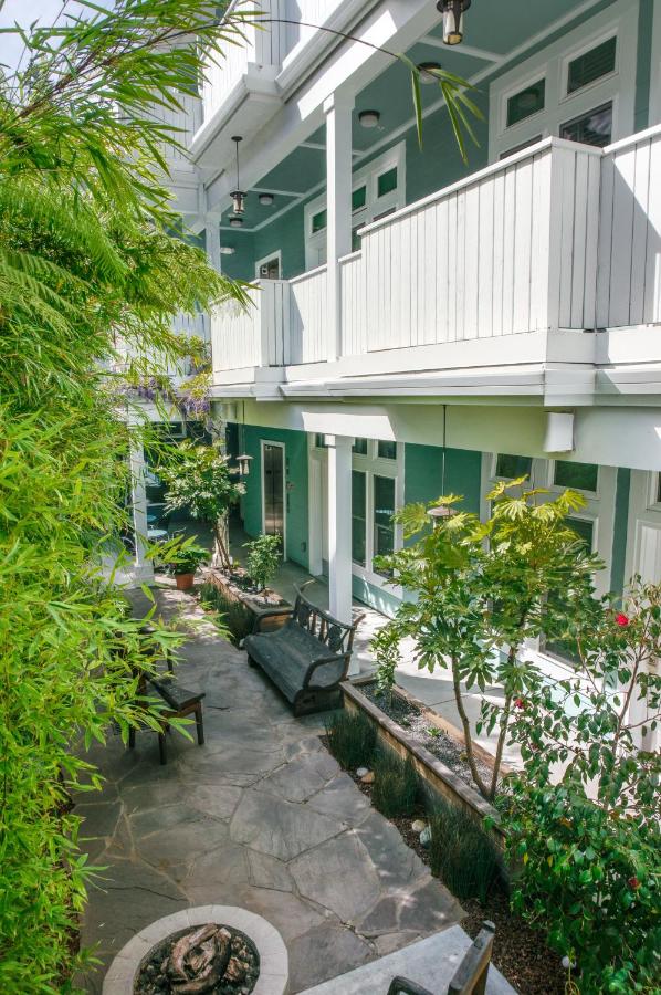 | Pacific Blue Inn