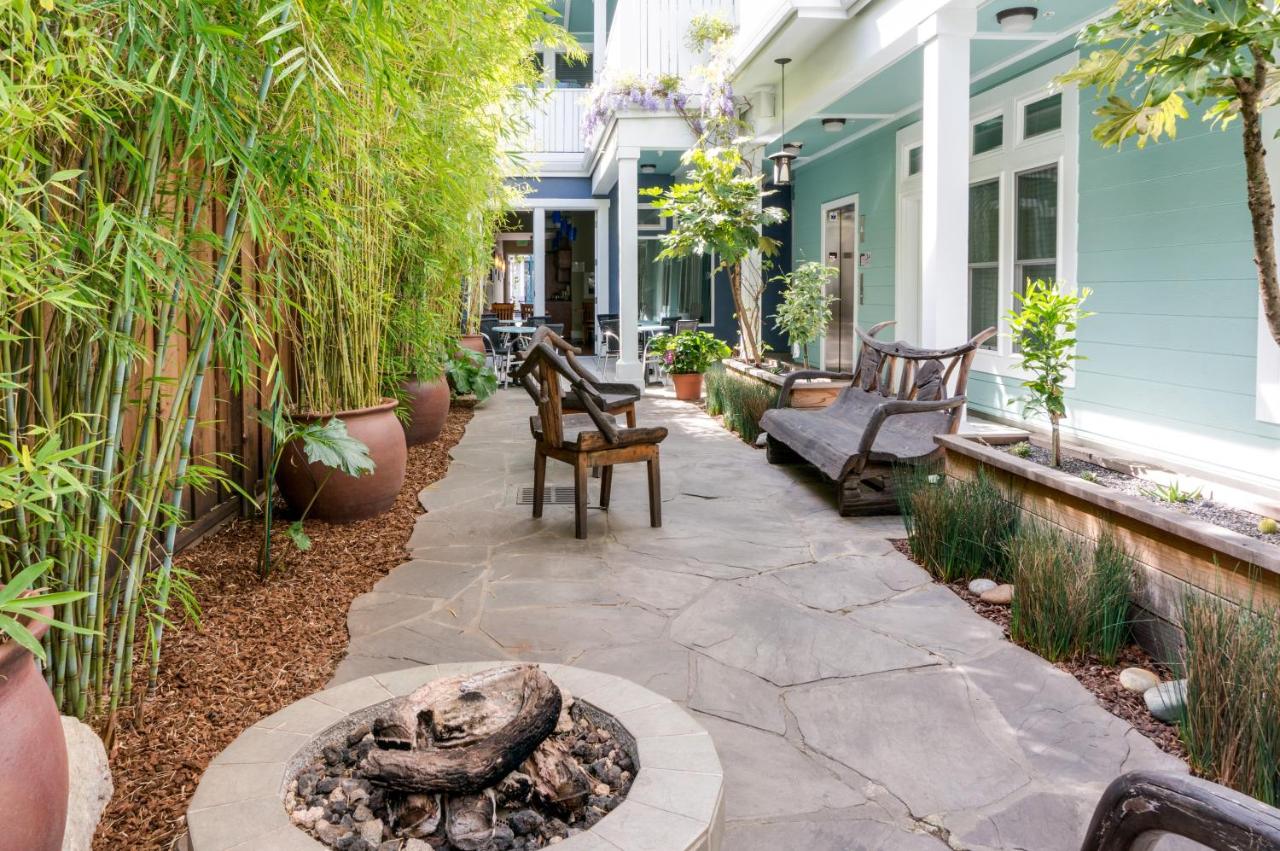  | Pacific Blue Inn