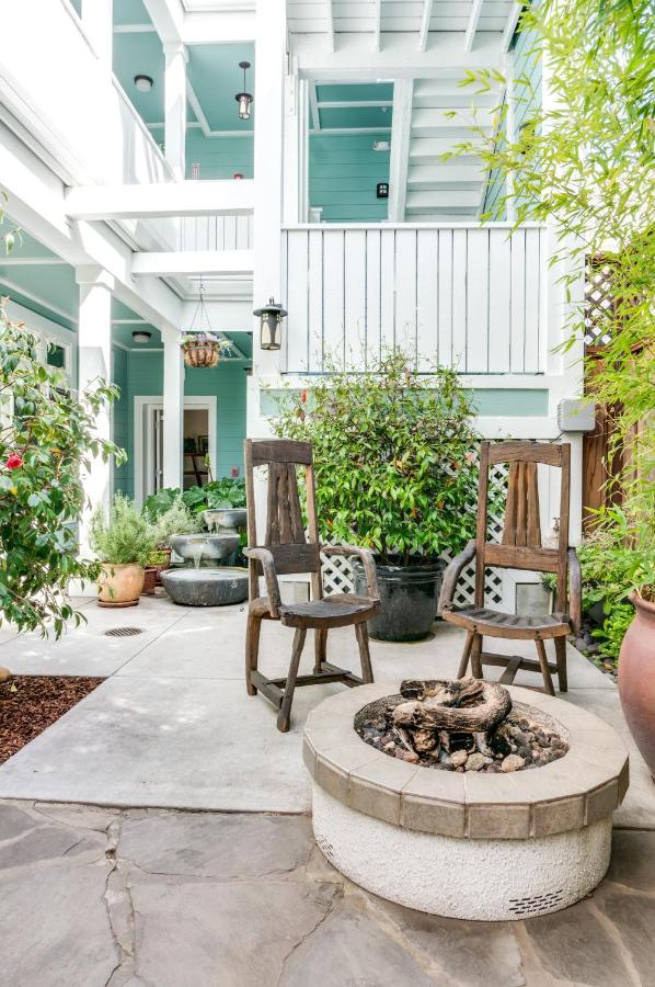 | Pacific Blue Inn