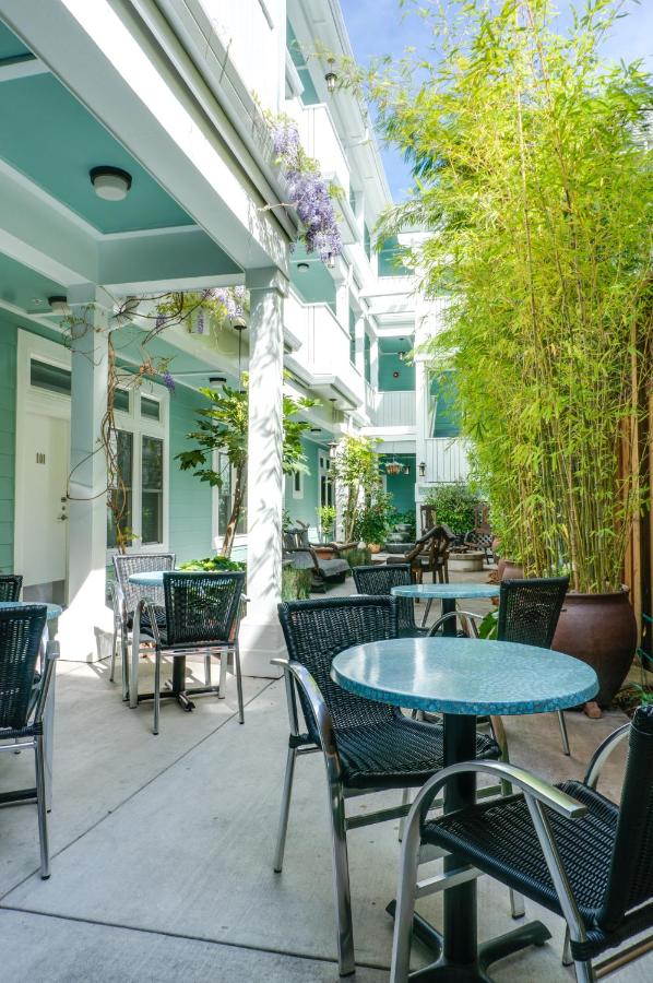| Pacific Blue Inn