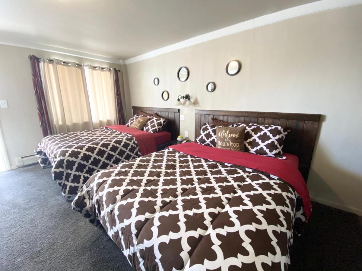 | Roundtop Mountain Vista - Cabins and Motel
