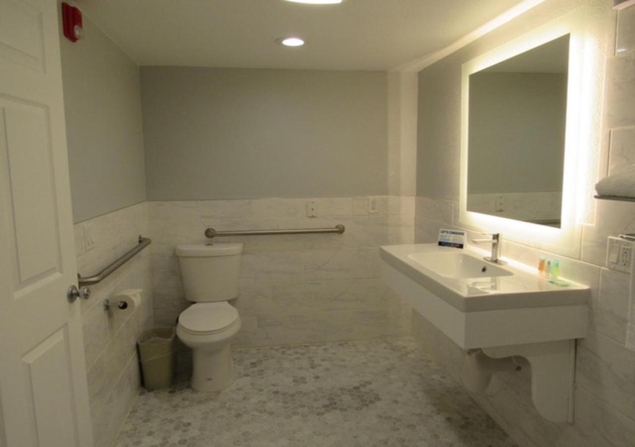 King Room - Mobility Access/Non-Smoking at Capri Suites Anaheim