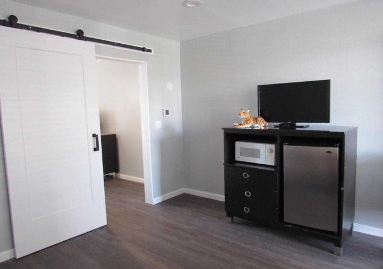 Suite King Room at Capri Suites Anaheim