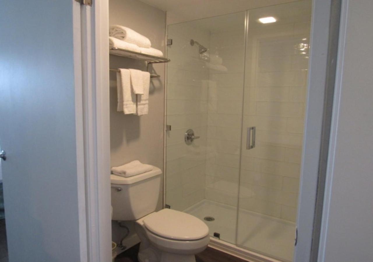 Studio King Room at Capri Suites Anaheim