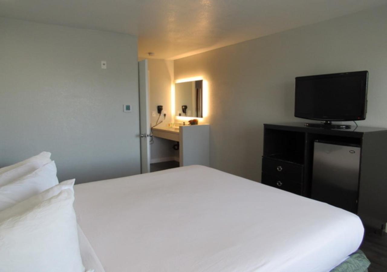 Suite Double Room at Capri Suites Anaheim