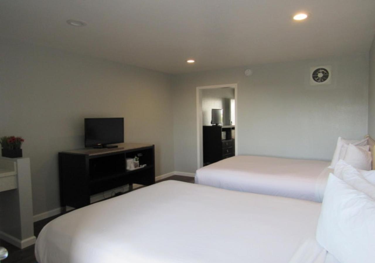 Suite Double Room at Capri Suites Anaheim