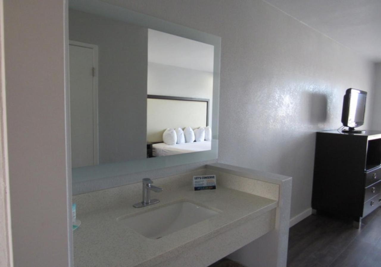 Suite King Room at Capri Suites Anaheim