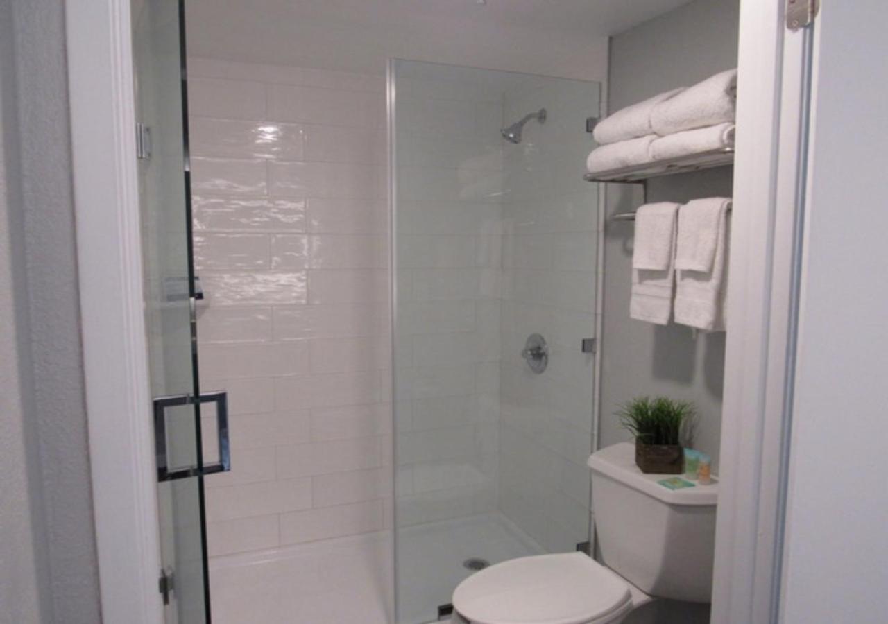 Studio King Room at Capri Suites Anaheim