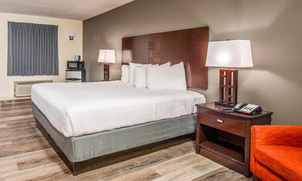 | Lake View Inn
