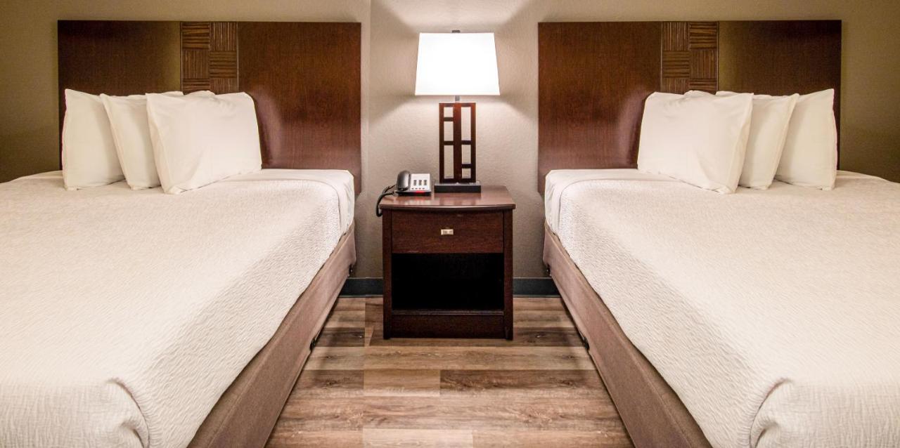 | Lake View Inn