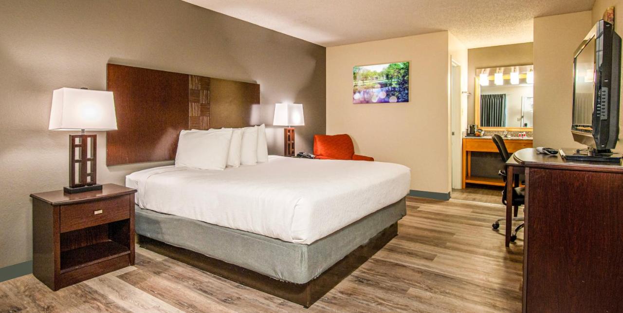 | Lake View Inn