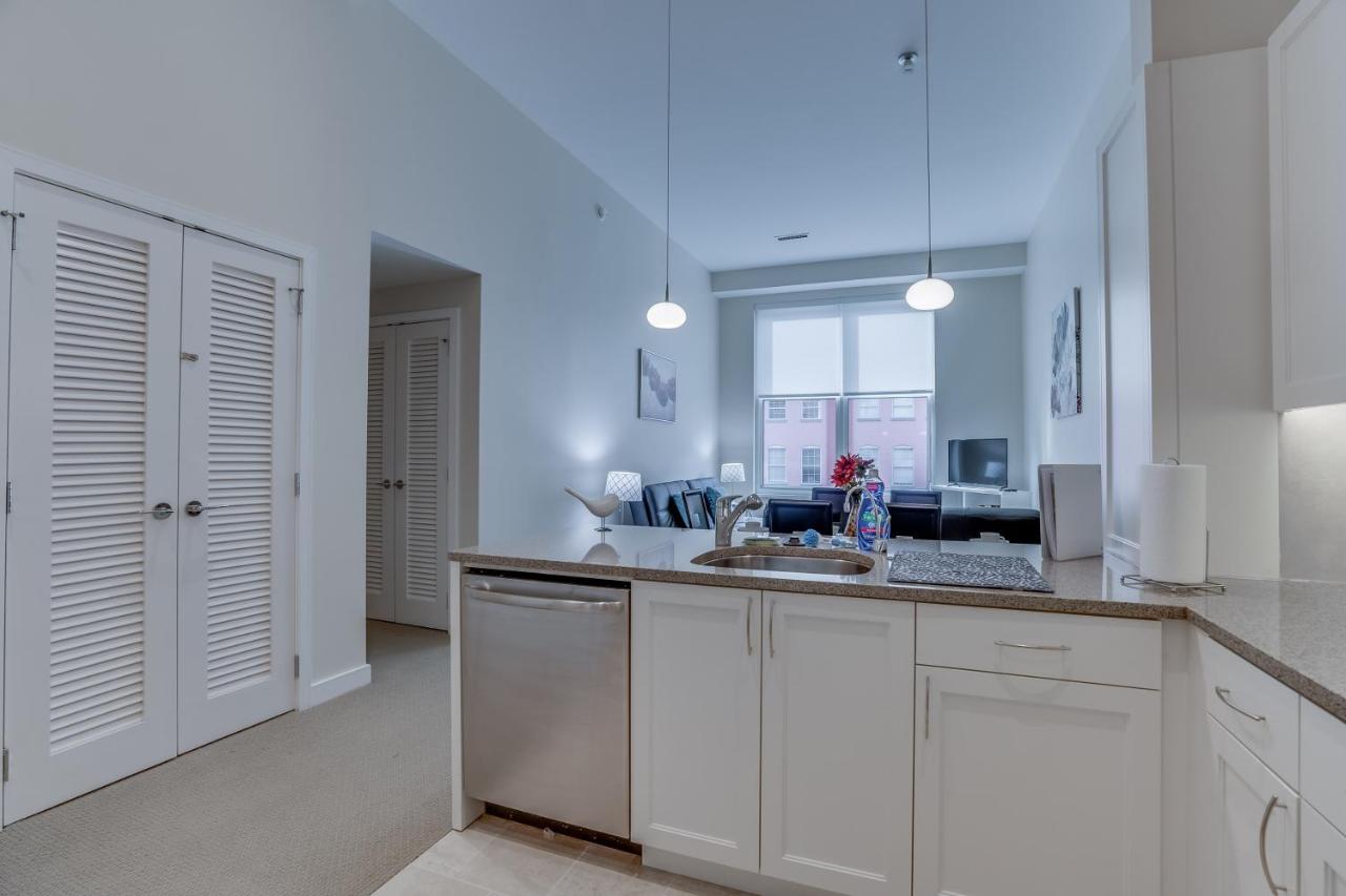 | Heaven on Washington Fully Furnished Apartments