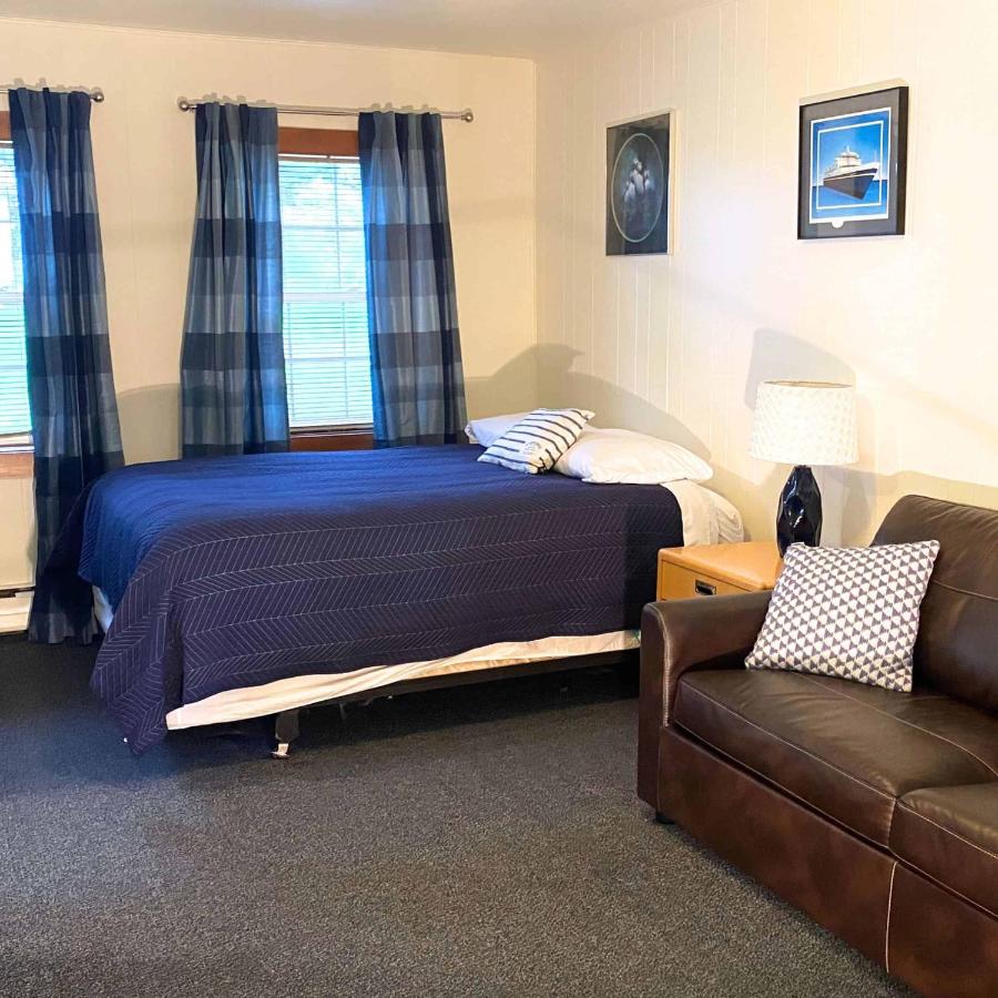 | The Tides Inn