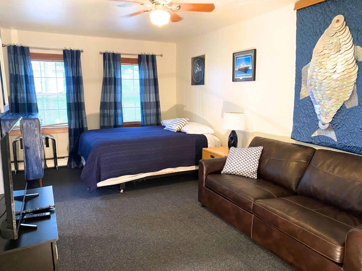 | The Tides Inn