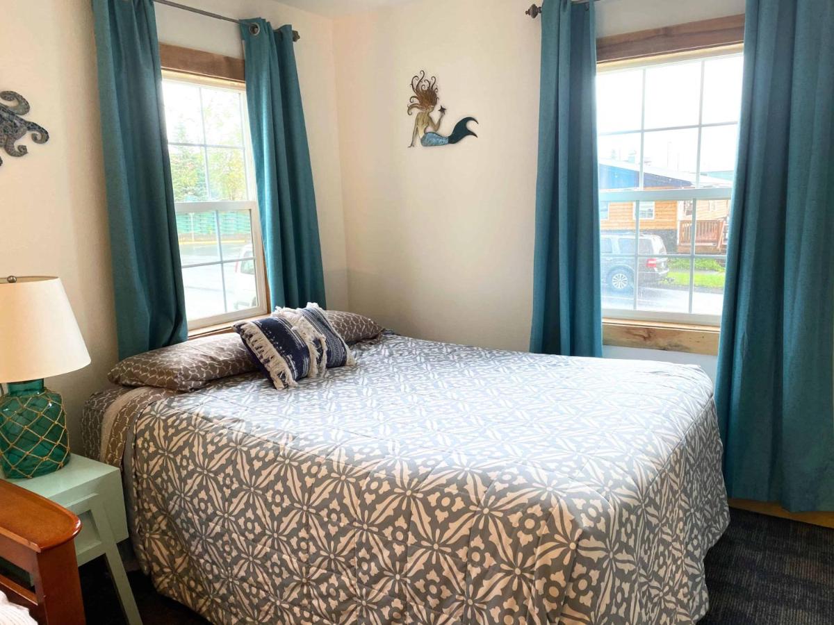 | The Tides Inn