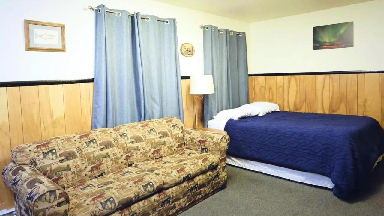 | The Tides Inn