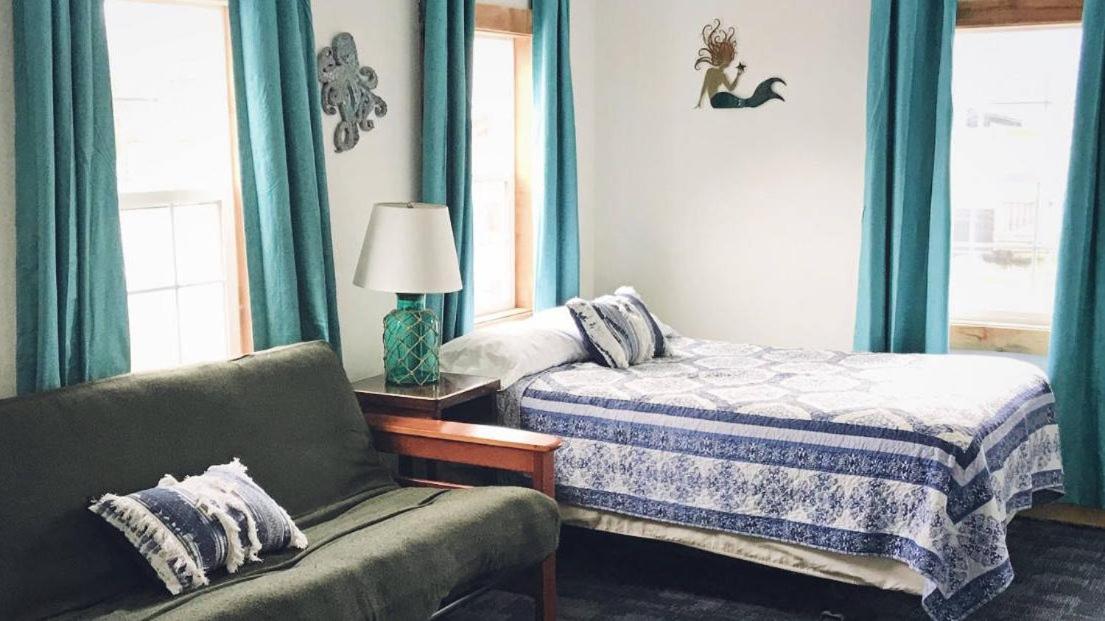  | The Tides Inn