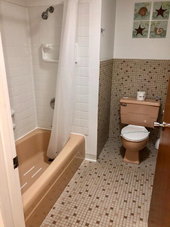 | Budget Host Inn