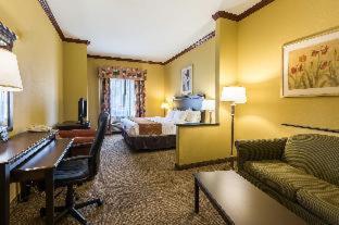 Room #49192711 at Comfort Suites Galveston Cruise Port Area – Beachside