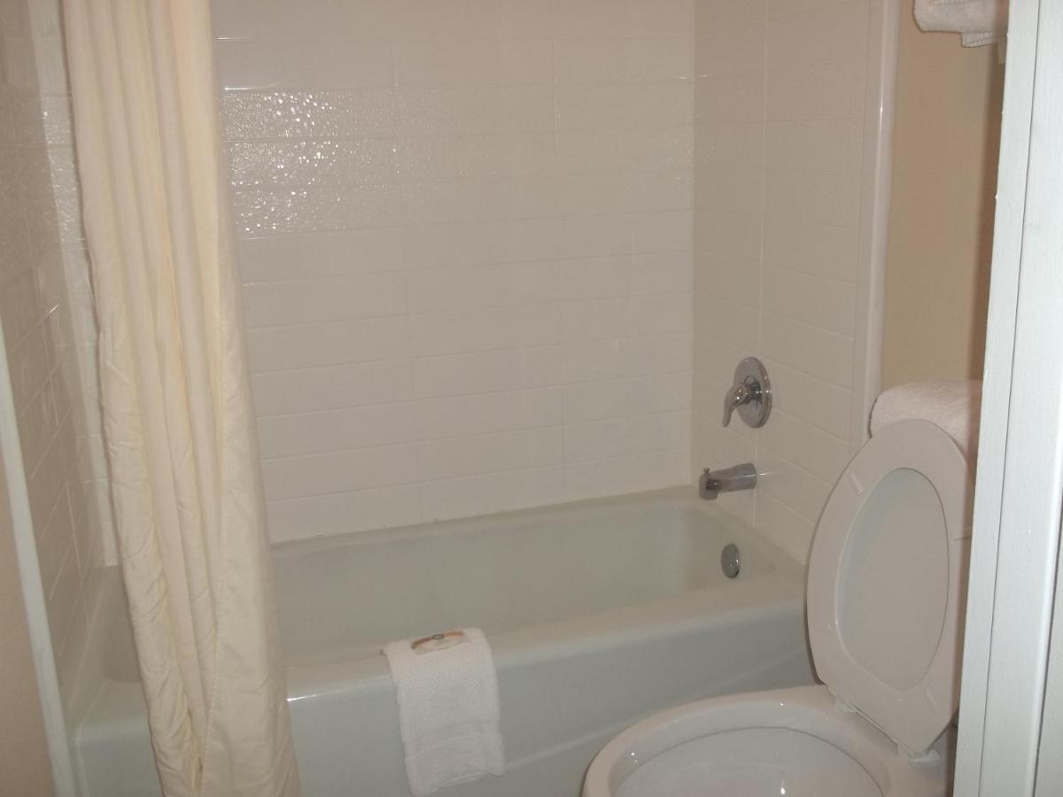 Days Inn by Wyndham Fort Lauderdale Airport Cruise Port
