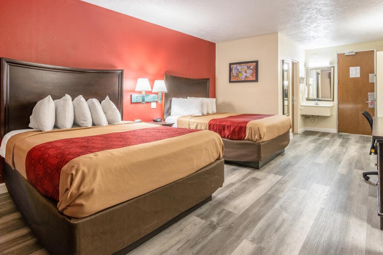 Queen Room with Two Queen Beds - Accessible/Non-Smoking at Perry Inn & Suites National Fairground I 75