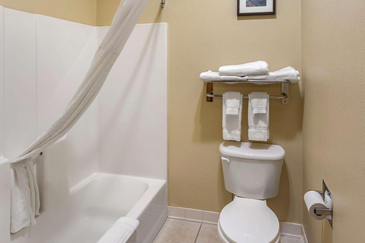 Family Room - Non-Smoking at Comfort Inn Evanston I-80