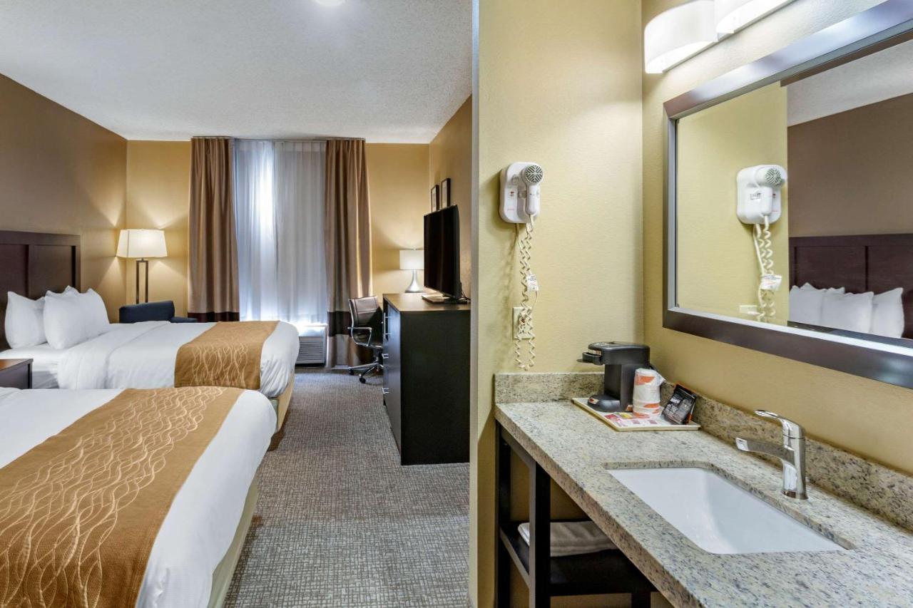 Queen Room with Two Queen Beds - Non-Smoking at Comfort Inn Evanston I-80