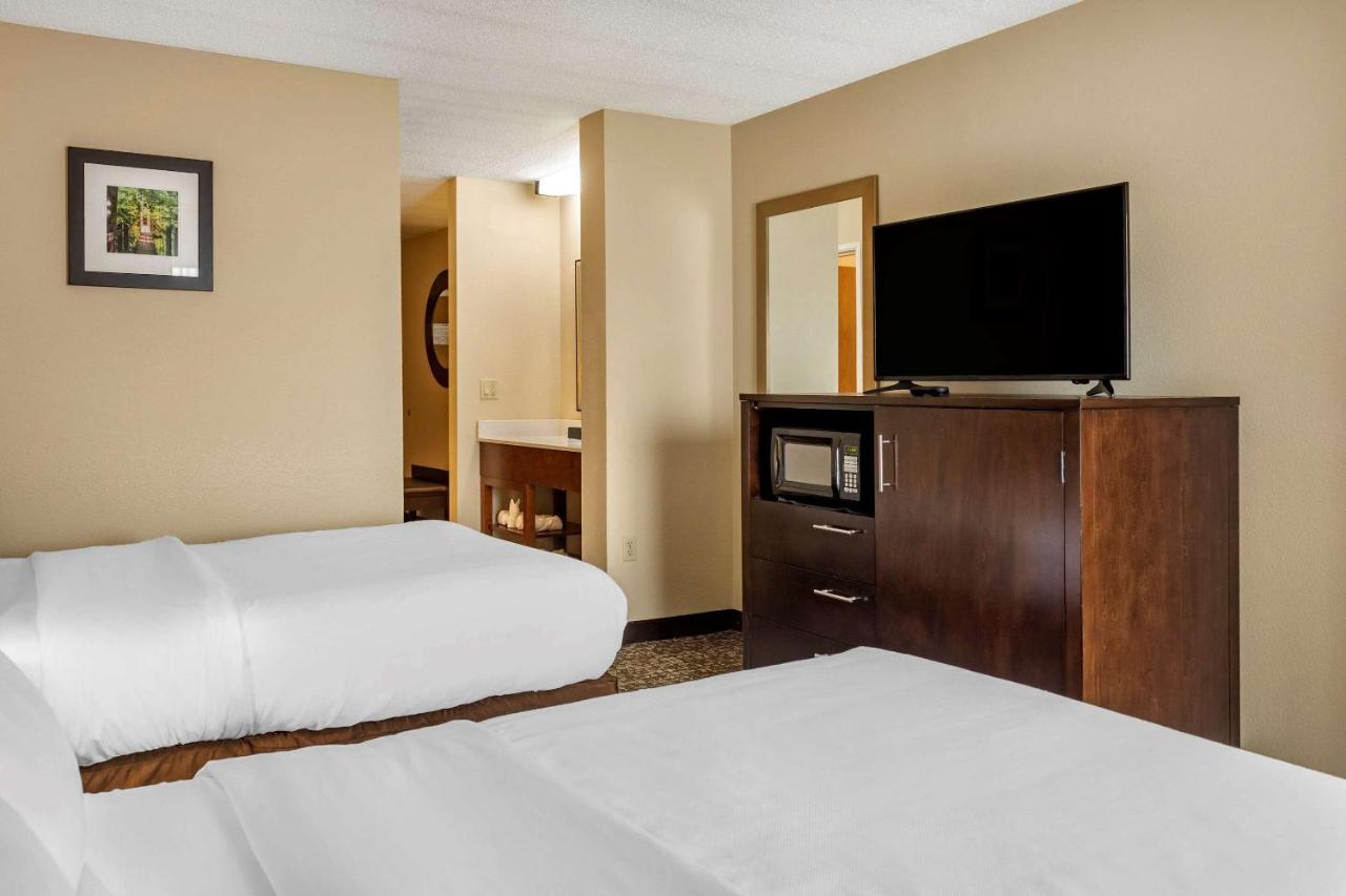 Double Room with Two Double Beds - Non-Smoking at Comfort Inn Paducah I-24