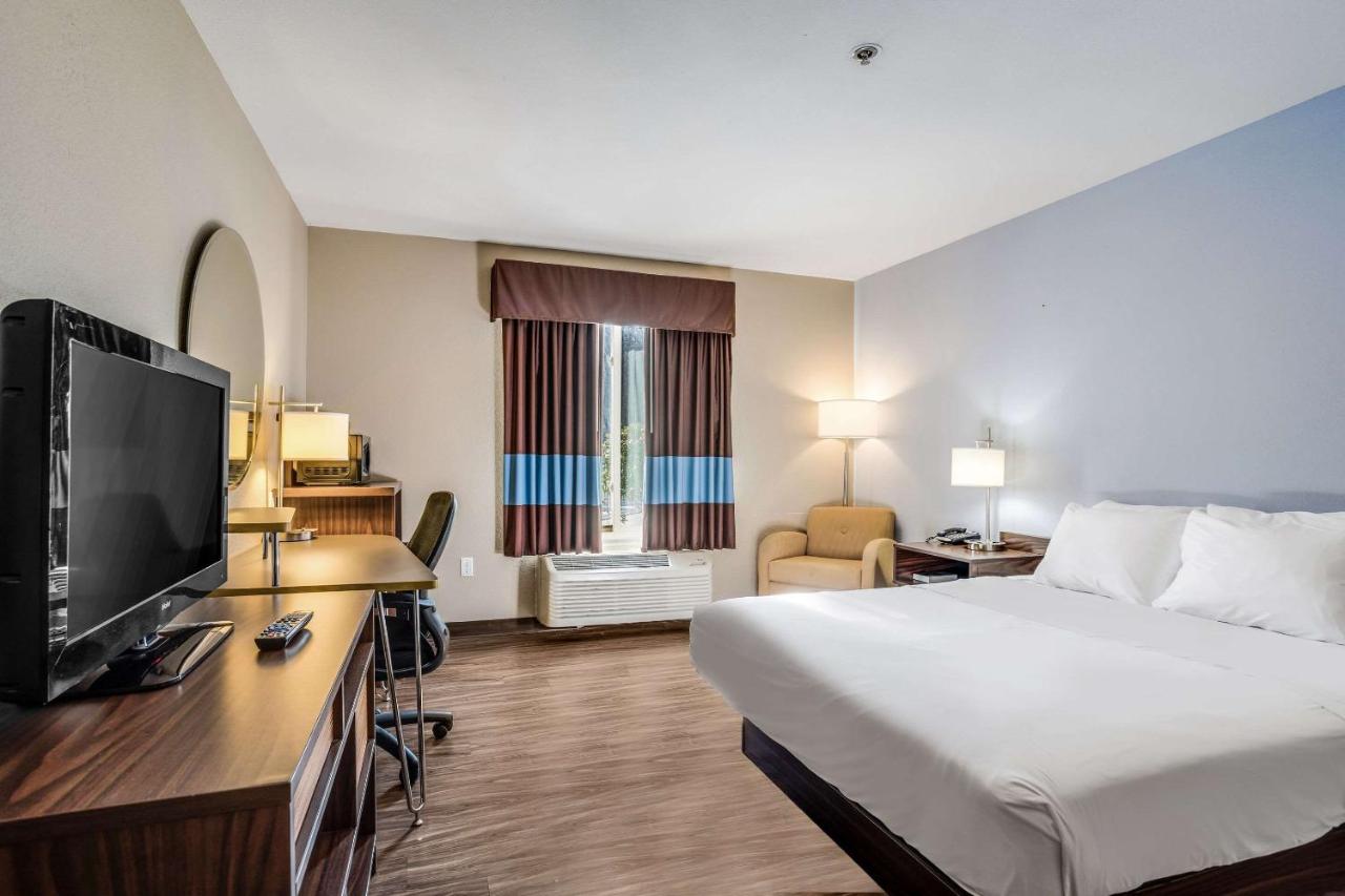 | Quality Inn Calvert City - Paducah East